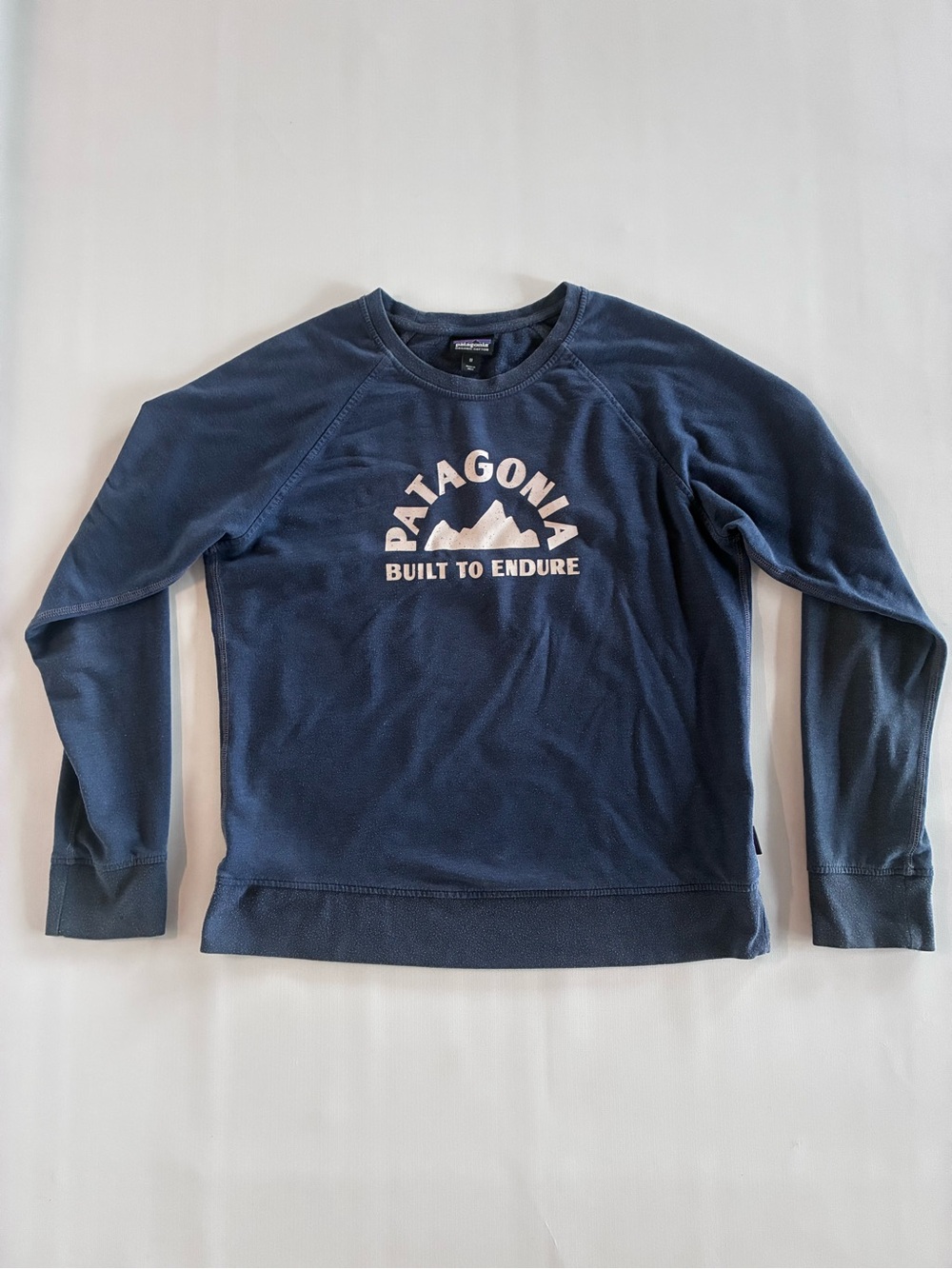 Patagonia Navy built to endure sweatshirt size M